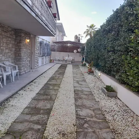 Liana Apuana Mare Holiday home *